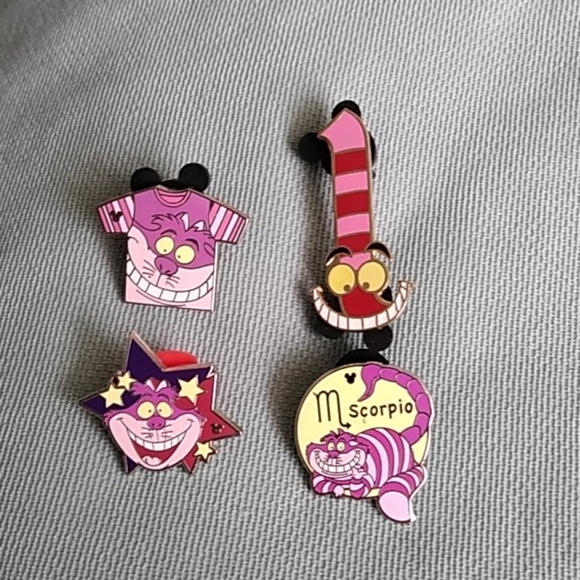 Disney Other - 4 PIN CHESHIRE CAT SET